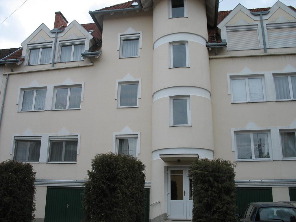 Gyorapartman Habitación foto